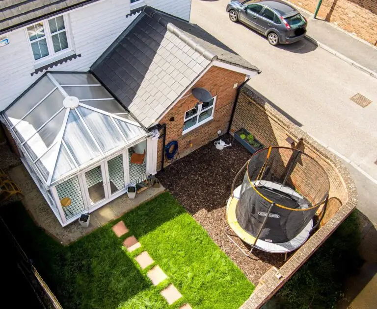 KingfisherHouseBackgardenAerial